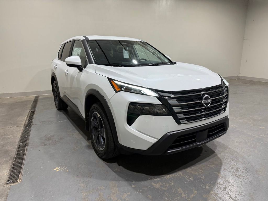 2026 Nissan Rogue SV's photo