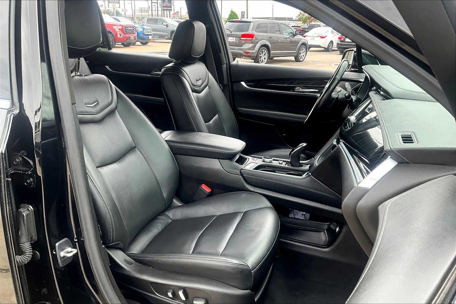 2023 Cadillac XT6 Premium Luxury Sport photo 2