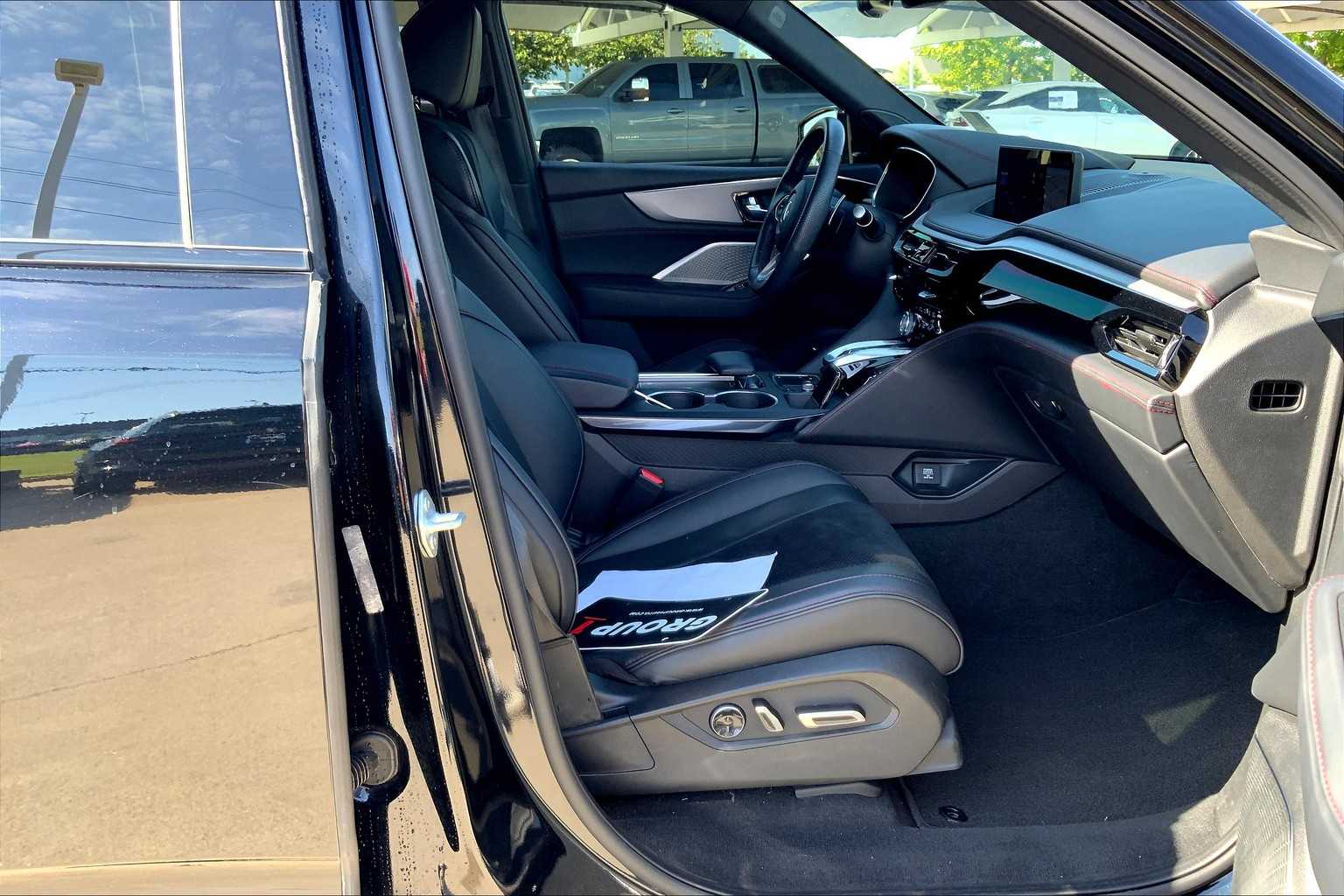 2022 Acura MDX A-Spec photo 8