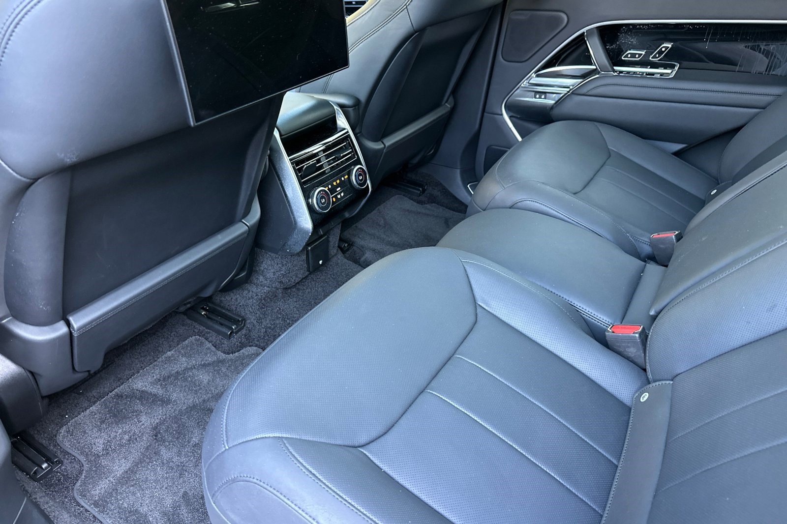 2023 Land Rover Range Rover Autobiography photo 21