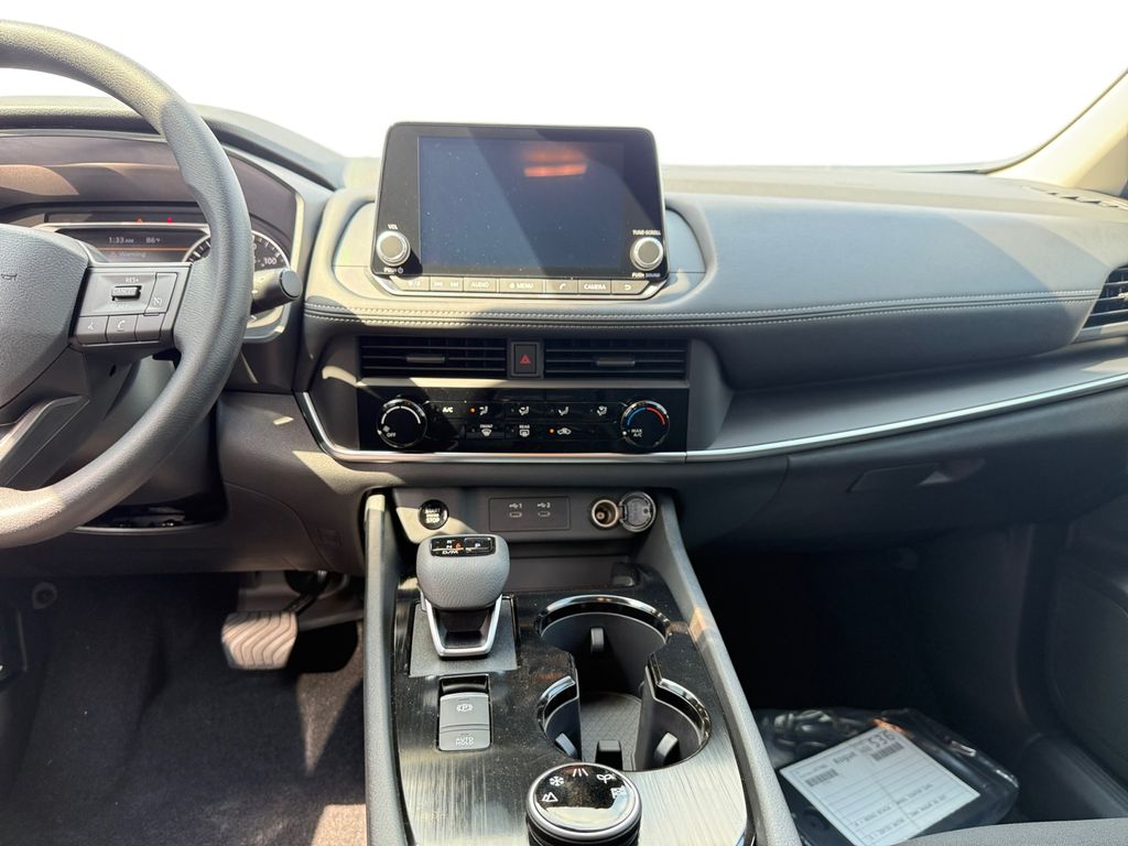 2026 Nissan Rogue S photo 7
