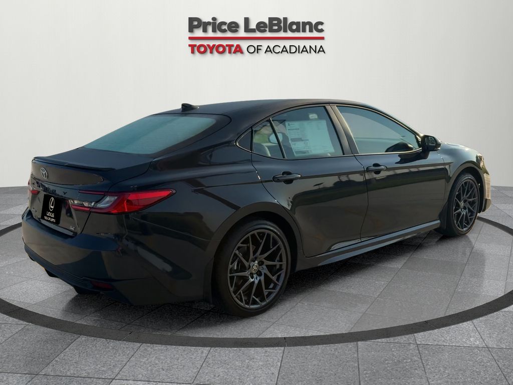 2025 Toyota Camry SE photo 7