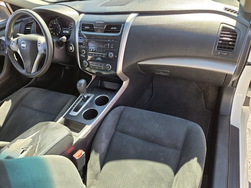 2015 Nissan Altima 2.5 S photo 12