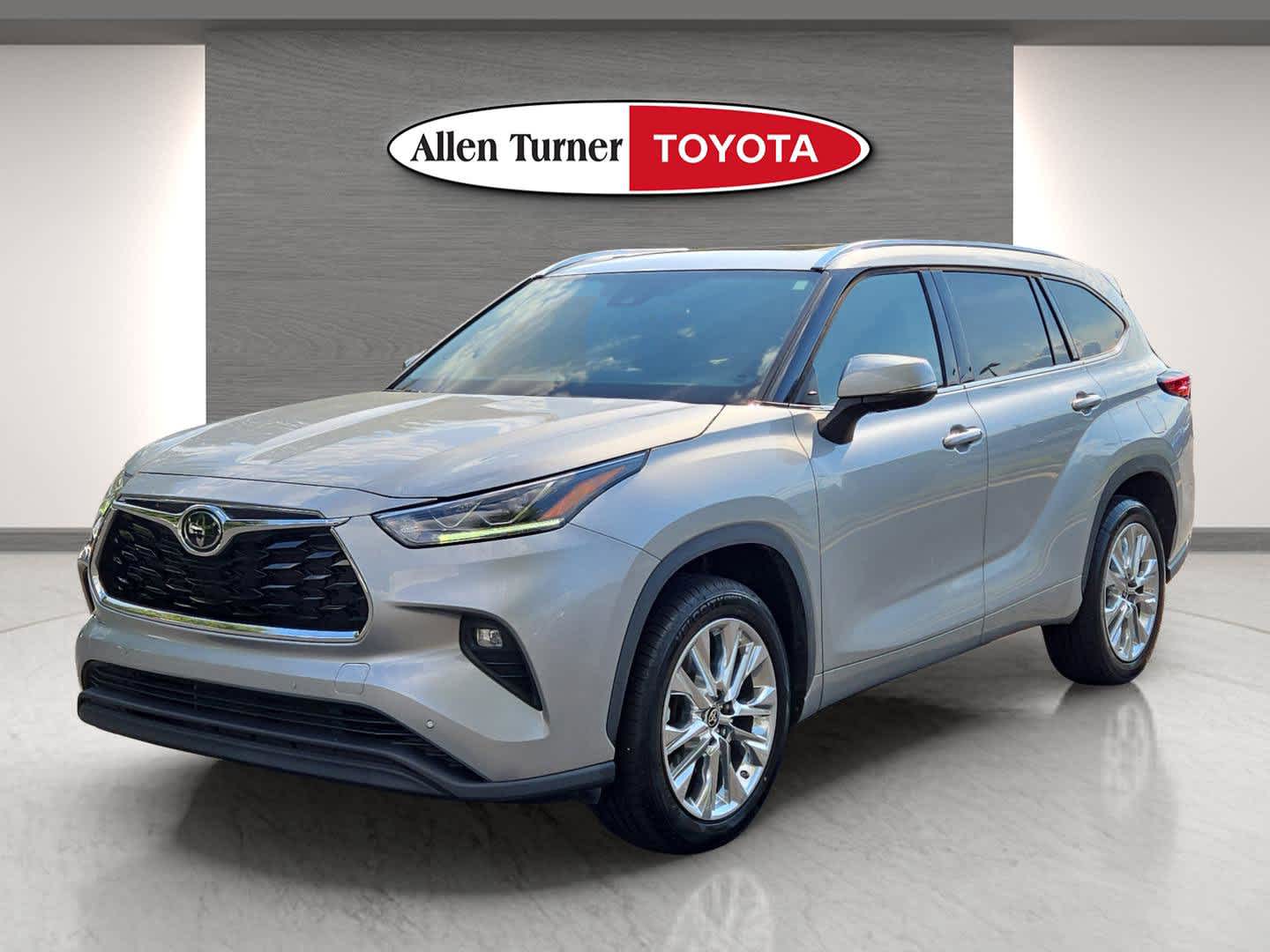 2022 Toyota Highlander Limited photo 3