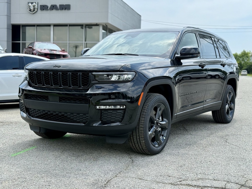 2025 Jeep Cherokee Limited photo 2