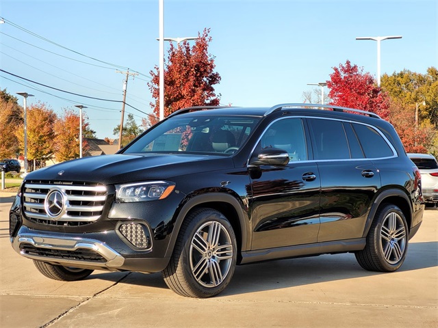 2025 Mercedes Benz GLS 450 4MATIC photo 3