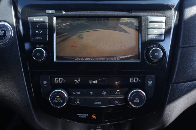 2018 Nissan Rogue SV photo 28