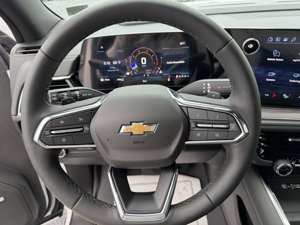 2026 Chevrolet Suburban LT photo 2