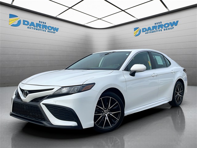 2023 Toyota Camry SE's photo