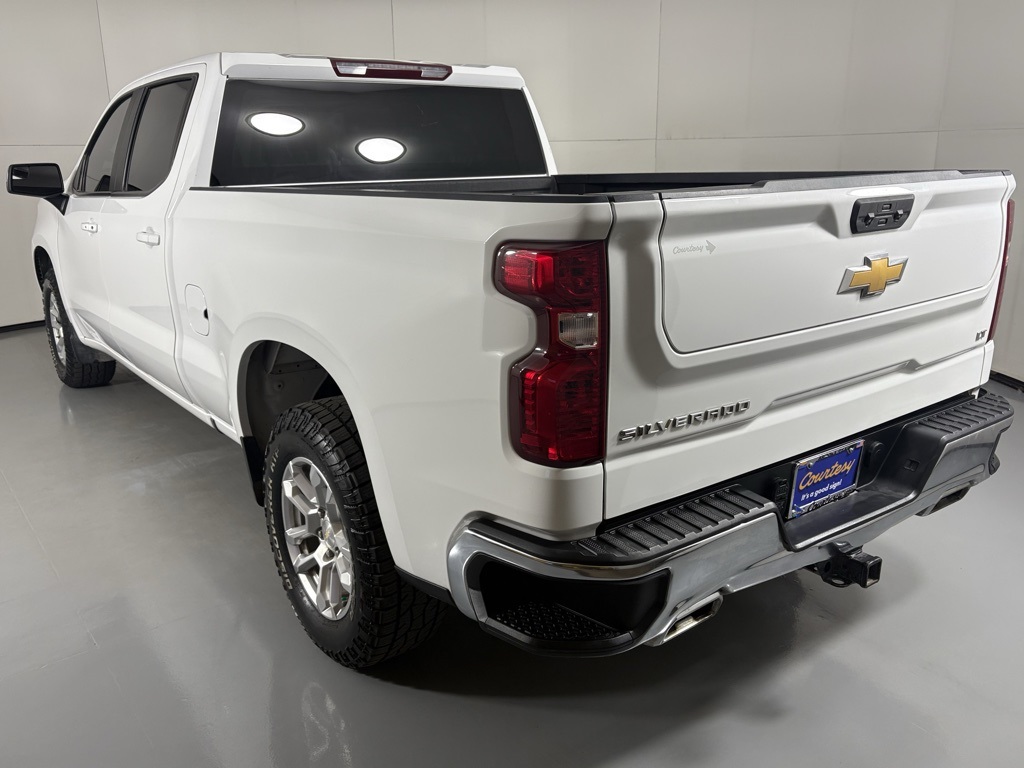 2022 Chevrolet Silverado 1500 LT photo 4