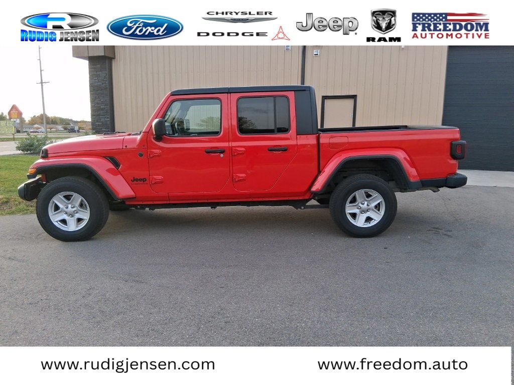 2023 Jeep Gladiator Sport S's photo