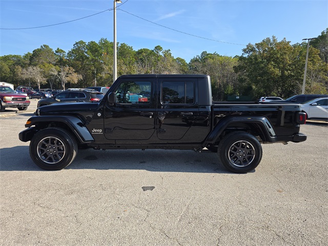 2023 Jeep Gladiator Overland photo 3