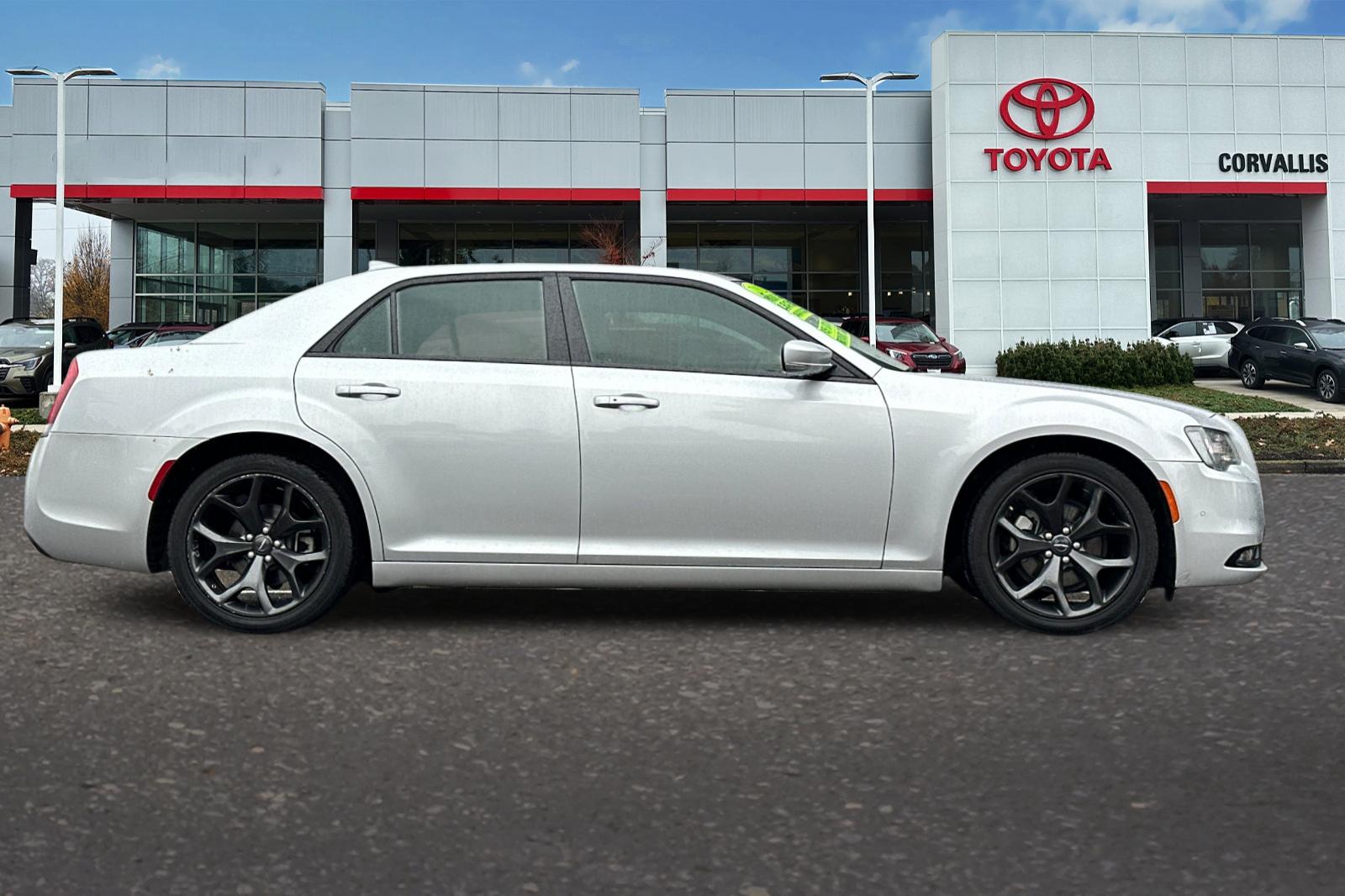 2023 Chrysler 300 S photo 2
