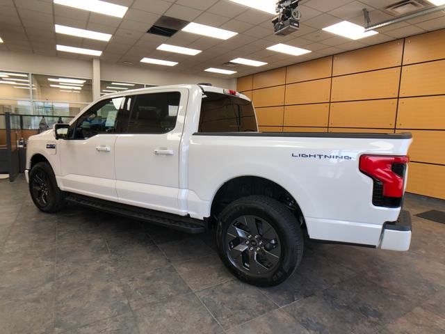 2025 Ford F-150 Lightning Lariat photo 6