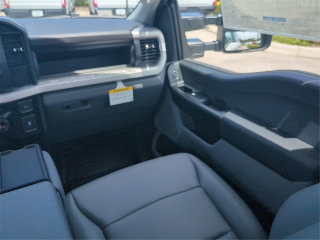 2025 Ford F-350 XL photo 16