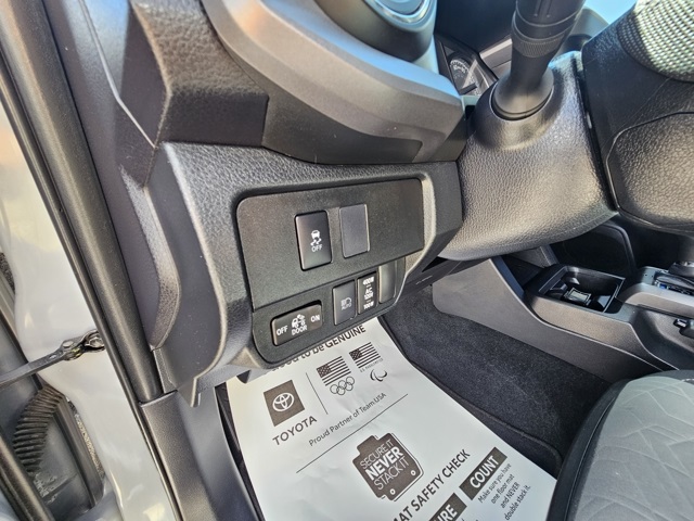 2021 Toyota Tacoma TRD Off-Road photo 8