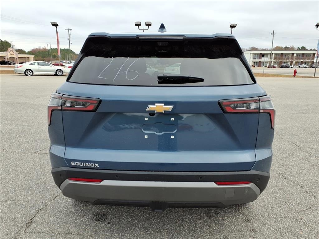 2026 Chevrolet Equinox LT photo 4