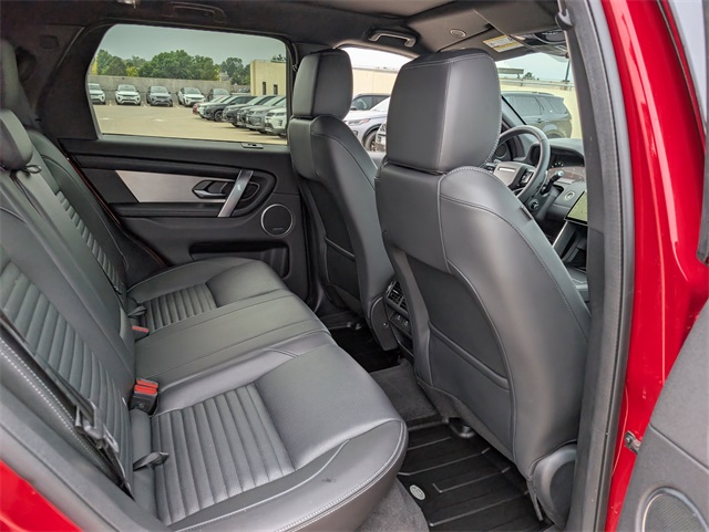 2024 Land Rover Discovery Sport SE photo 6