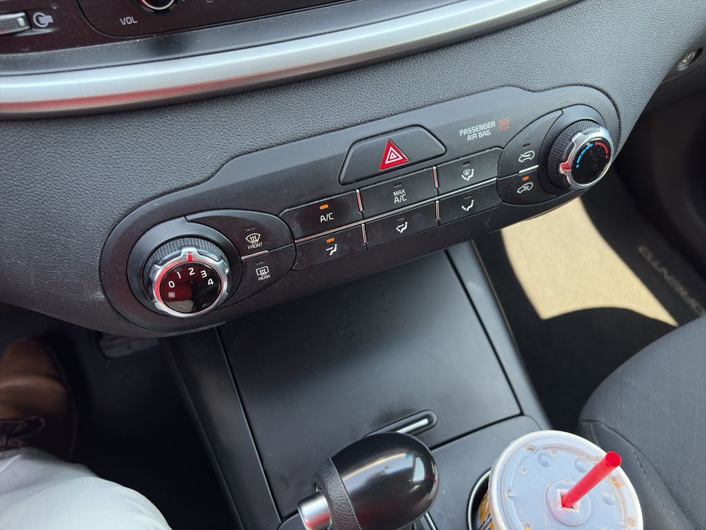 2017 Kia Sorento LX photo 8