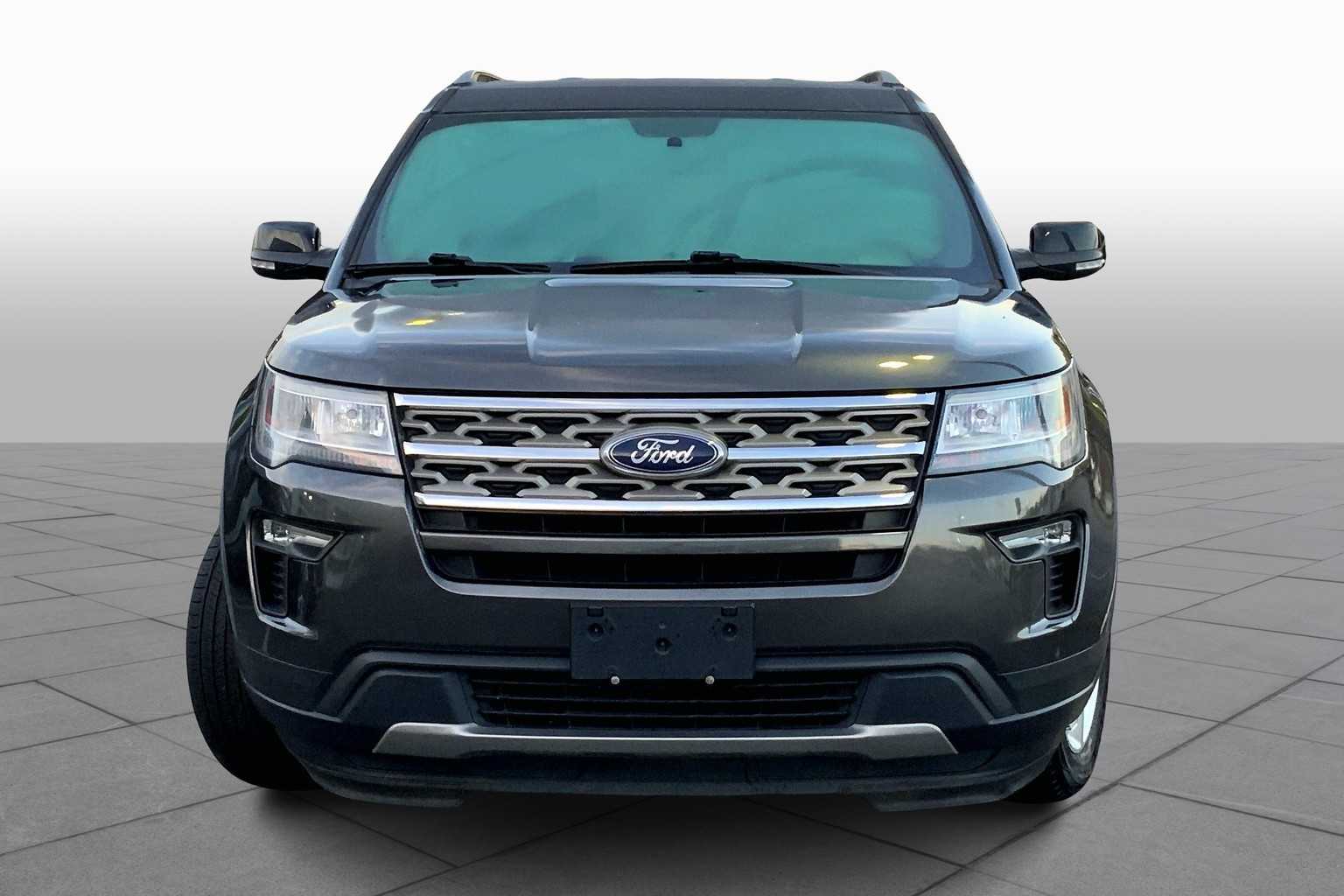 2018 Ford Explorer XLT photo 3