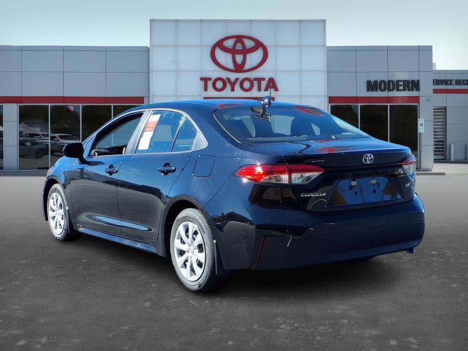2026 Toyota Corolla LE photo 4