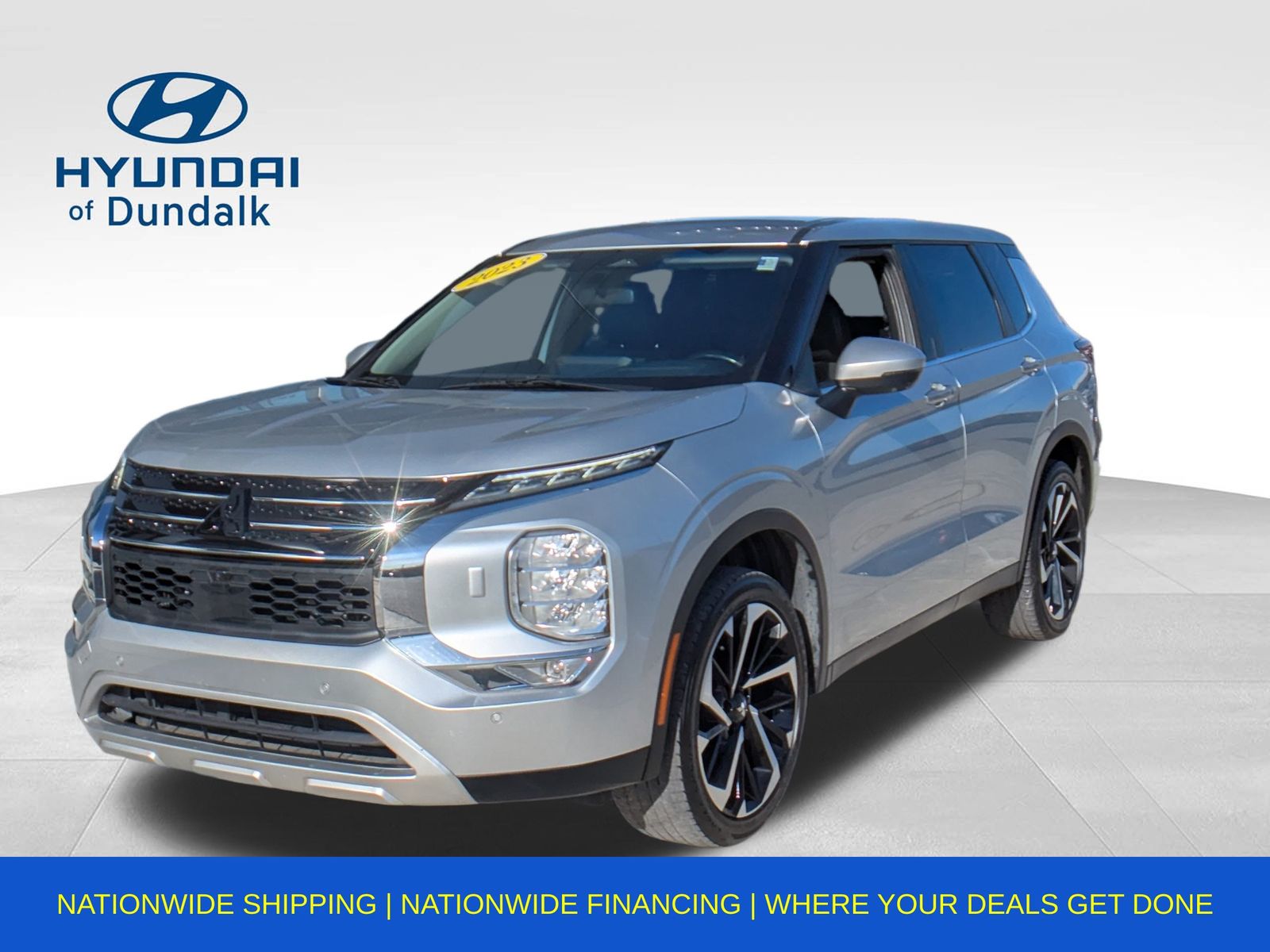 2023 Mitsubishi Outlander SE's photo