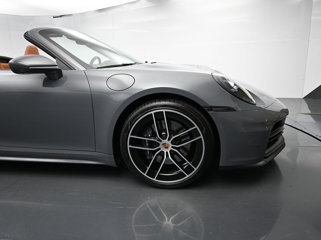 2025 Porsche 911 photo 17