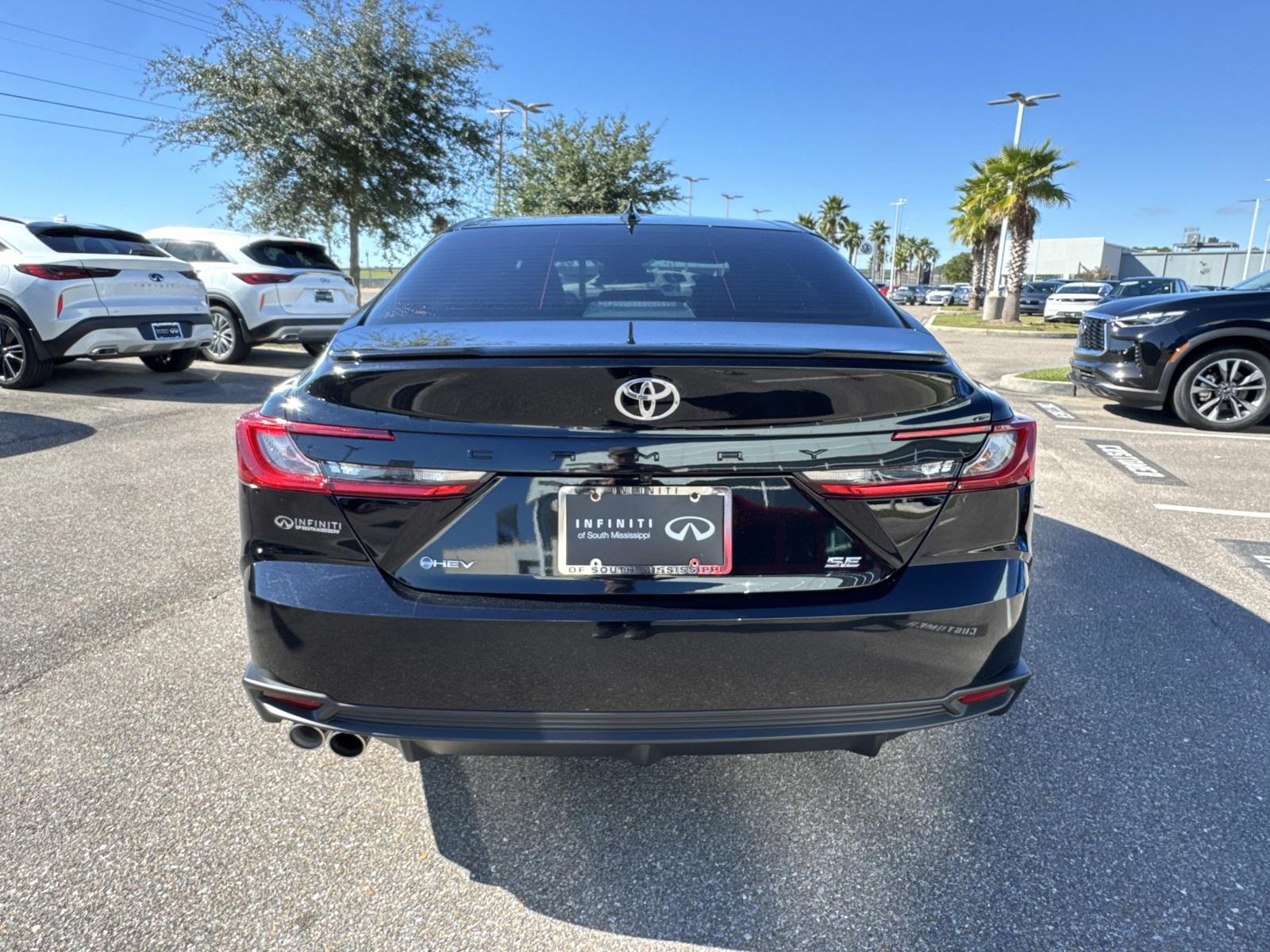 2025 Toyota Camry SE photo 4