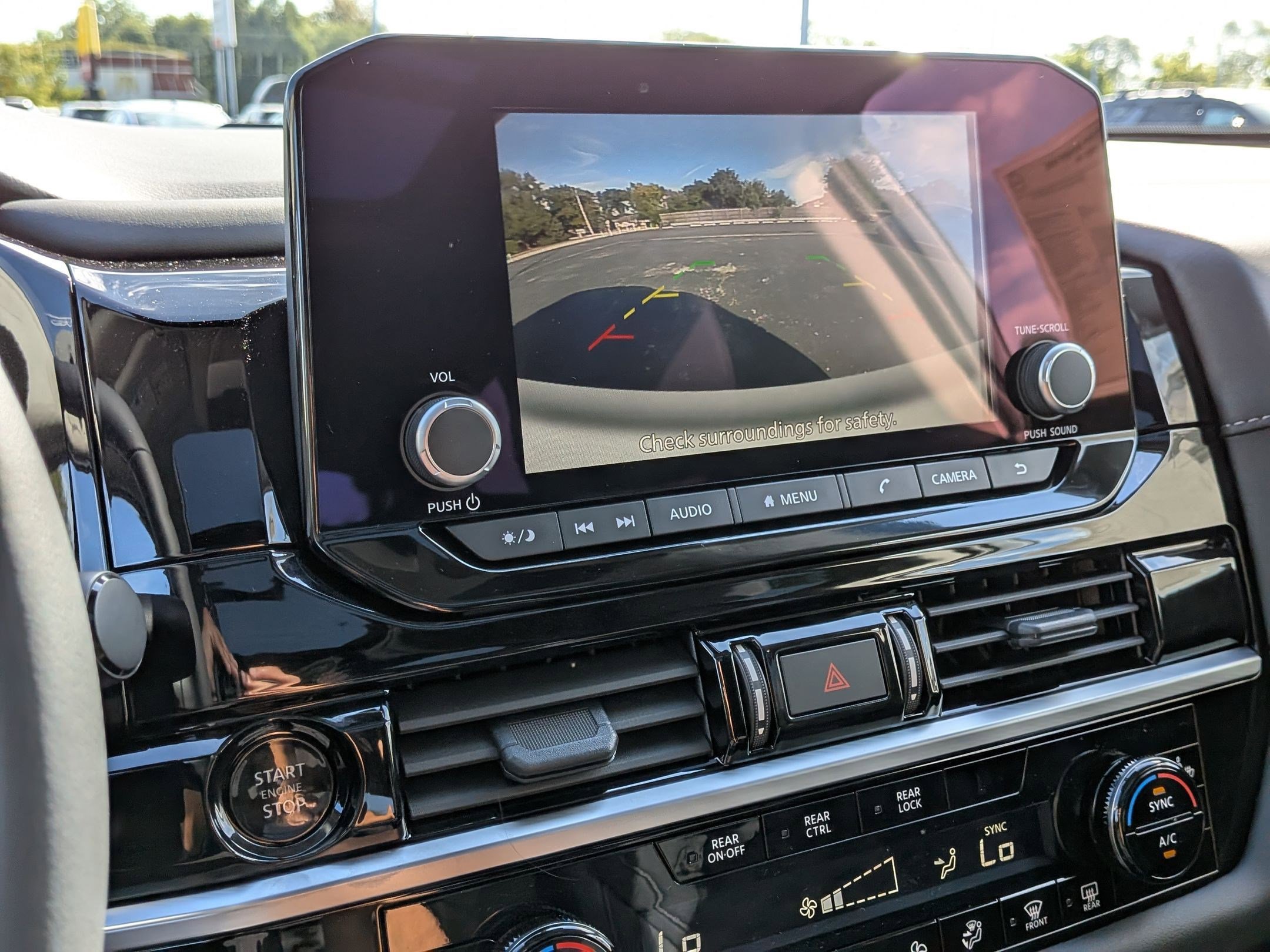 2025 Nissan Pathfinder SV photo 16