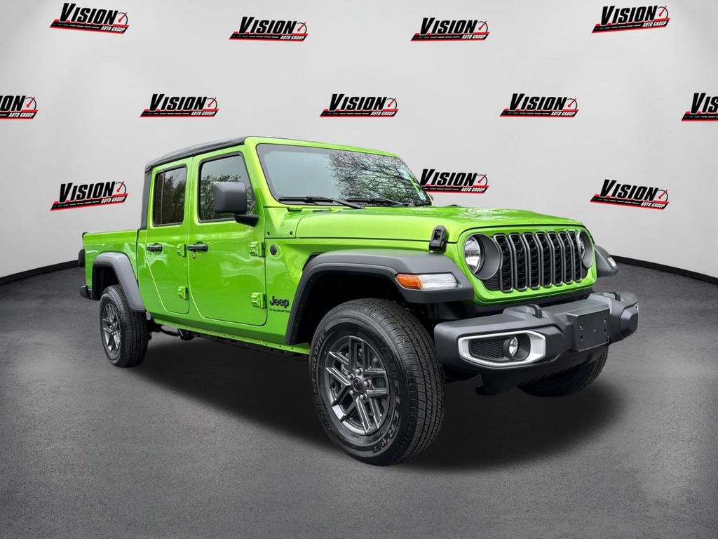 2025 Jeep Gladiator Sport S photo 3