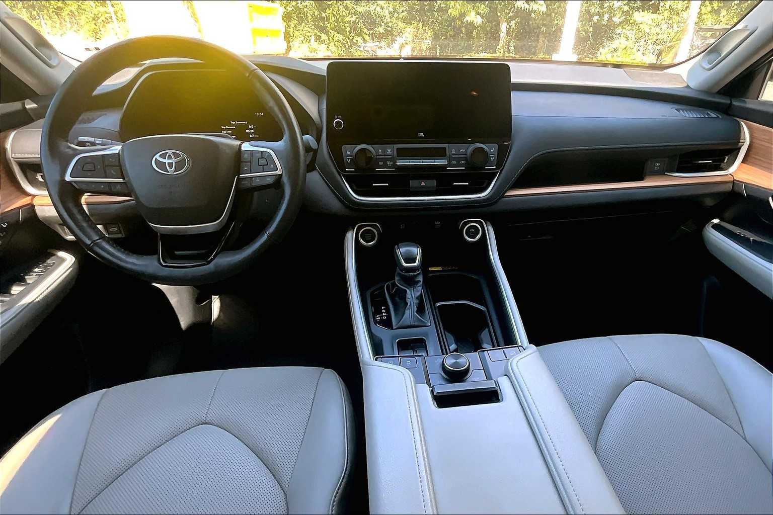 2024 Toyota Grand Highlander Platinum AWD photo 14