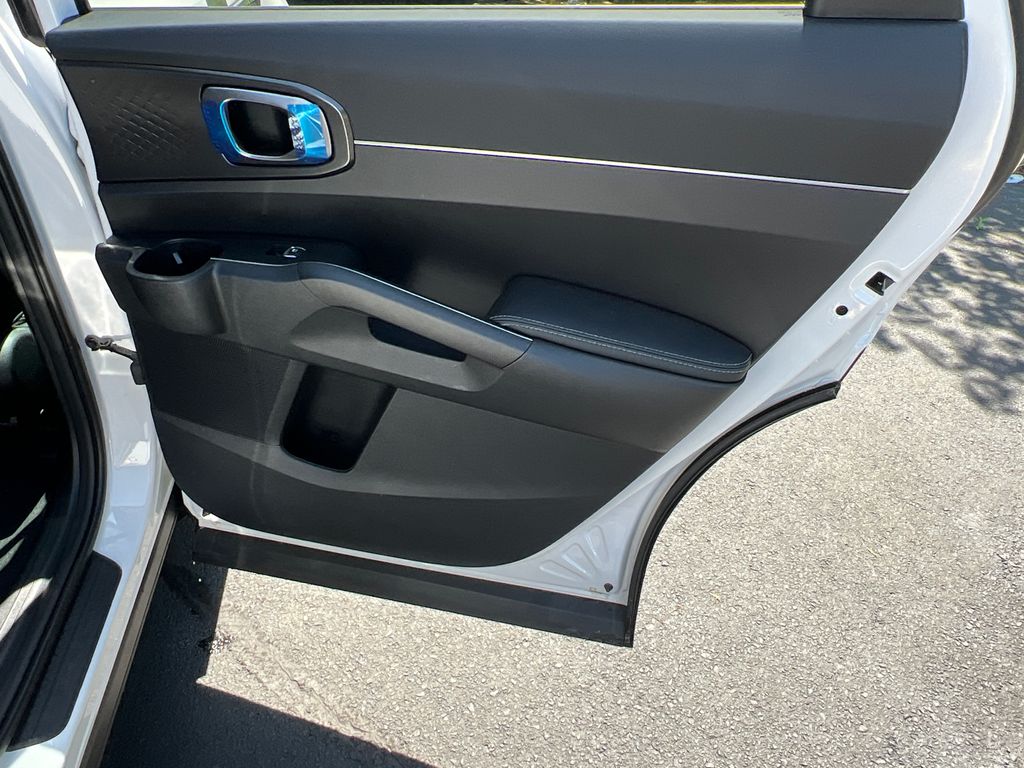 2025 Kia Sorento S photo 16