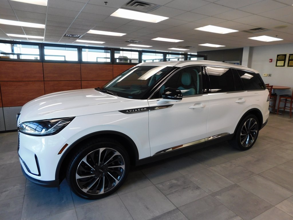 2025 Lincoln Aviator Reserve's photo