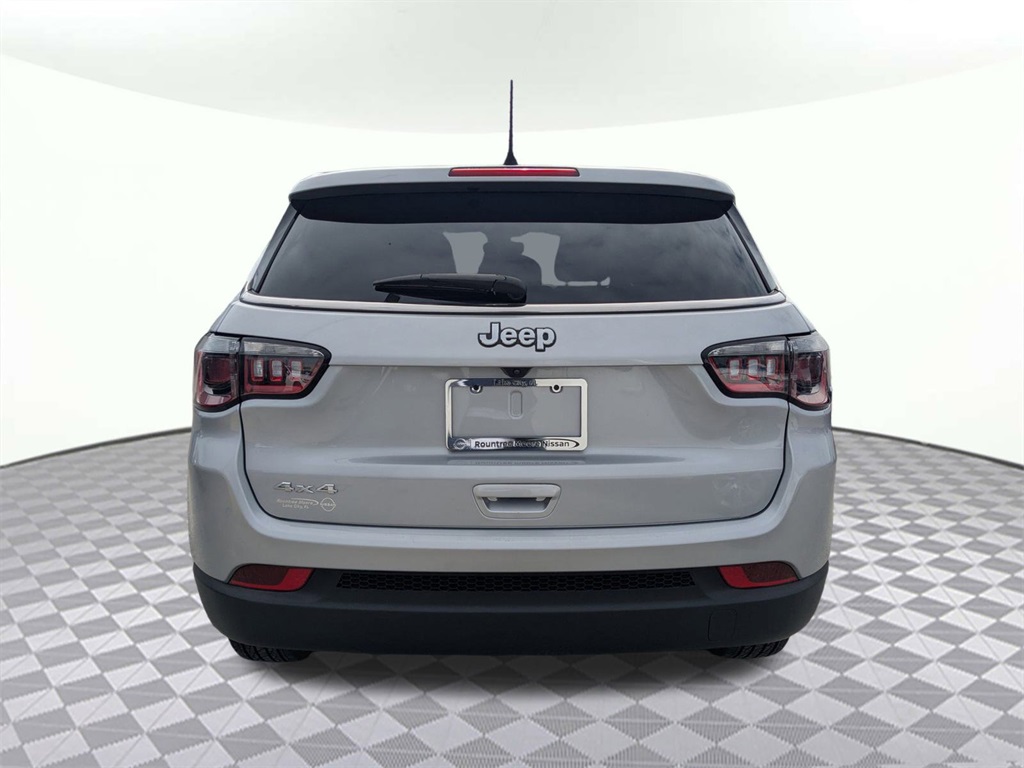 2024 Jeep Compass Sport photo 4
