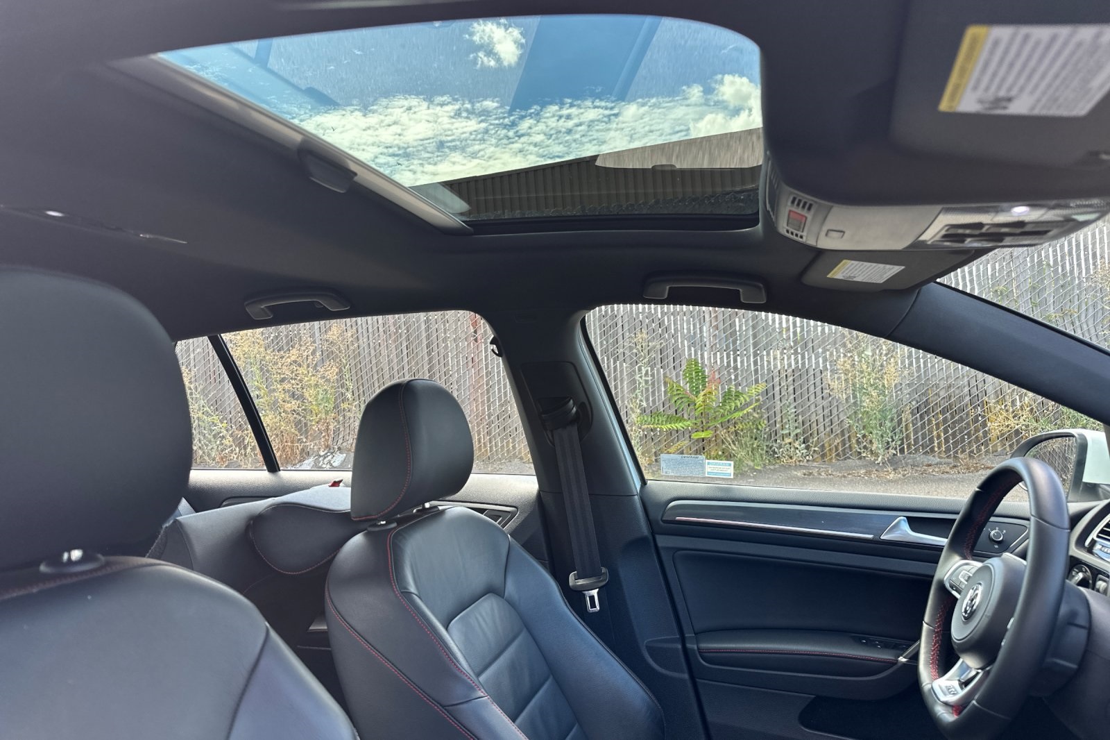 2019 Volkswagen Golf GTI SE photo 16