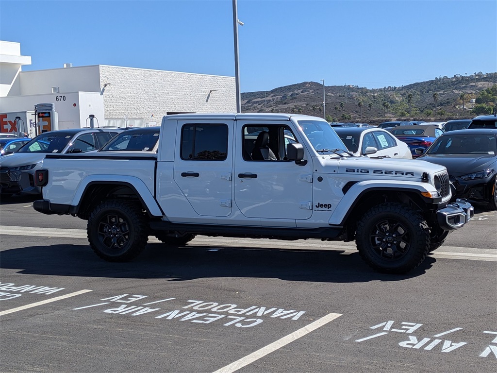 2025 Jeep Gladiator Sport photo 3