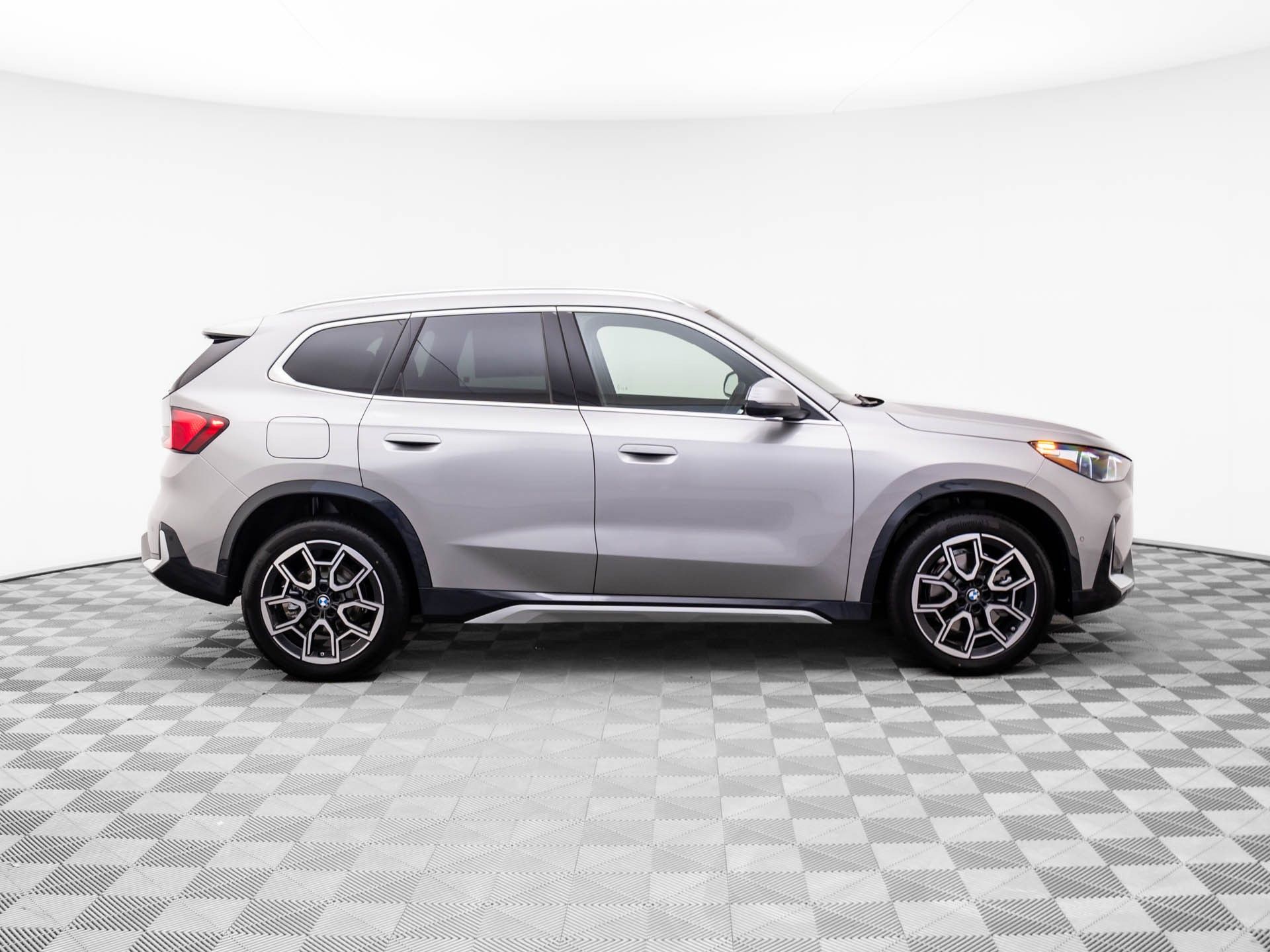 2026 Bmw X1 XDrive28i photo 3