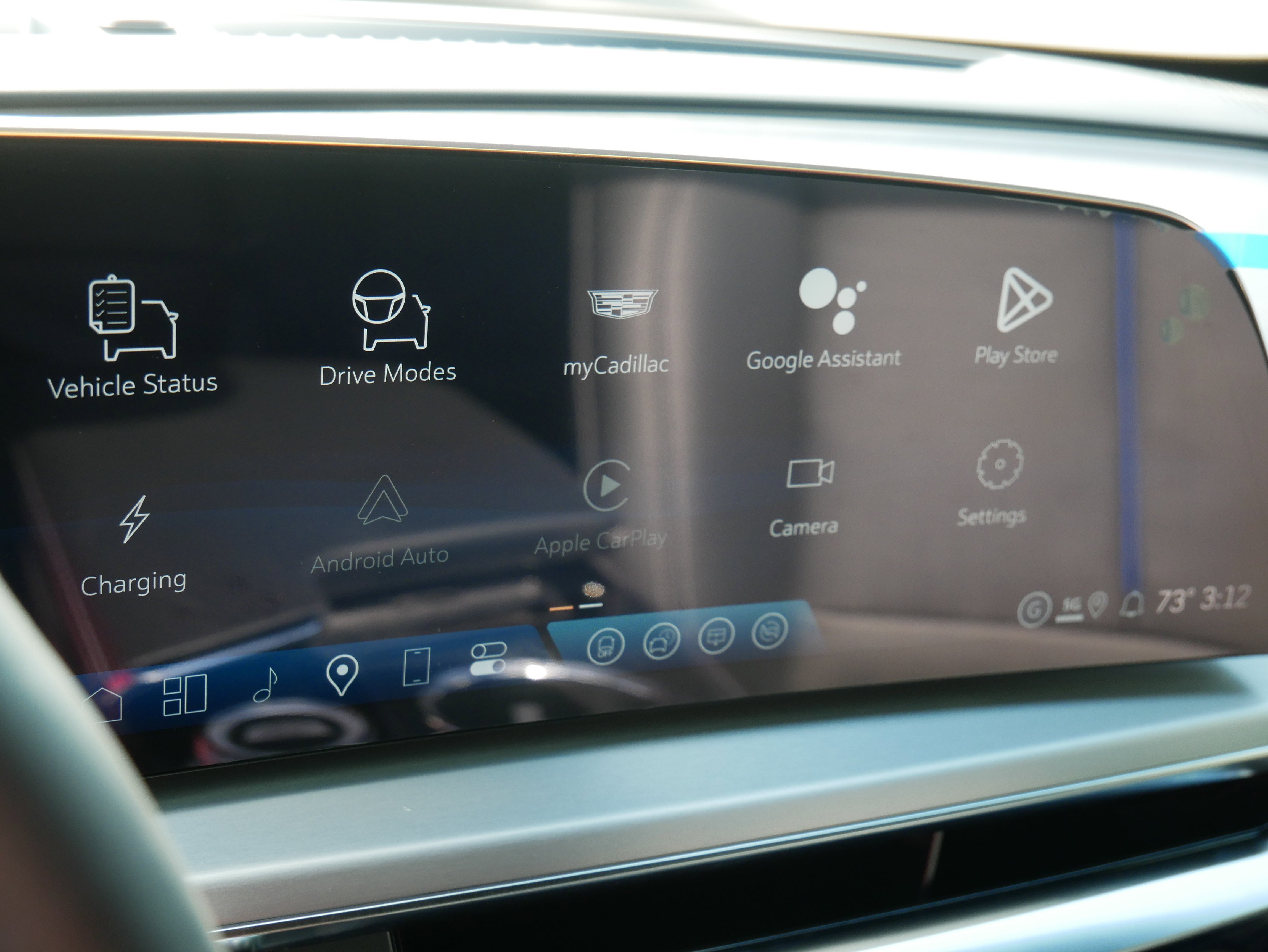 2026 Cadillac Lyriq Luxury photo 8
