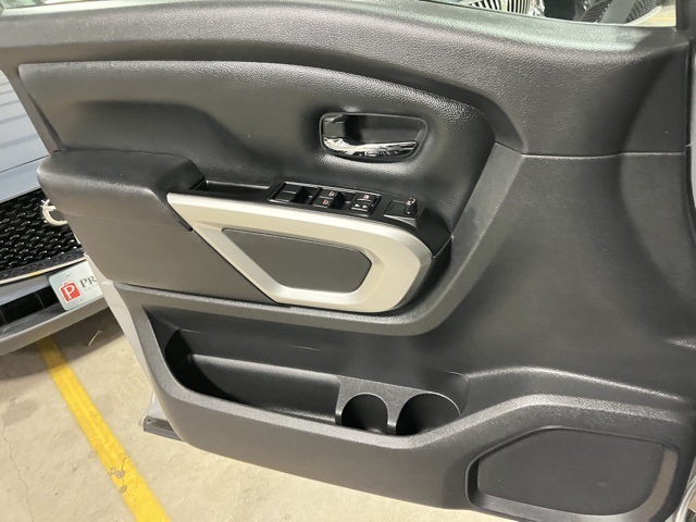 2019 Nissan Titan SV photo 13
