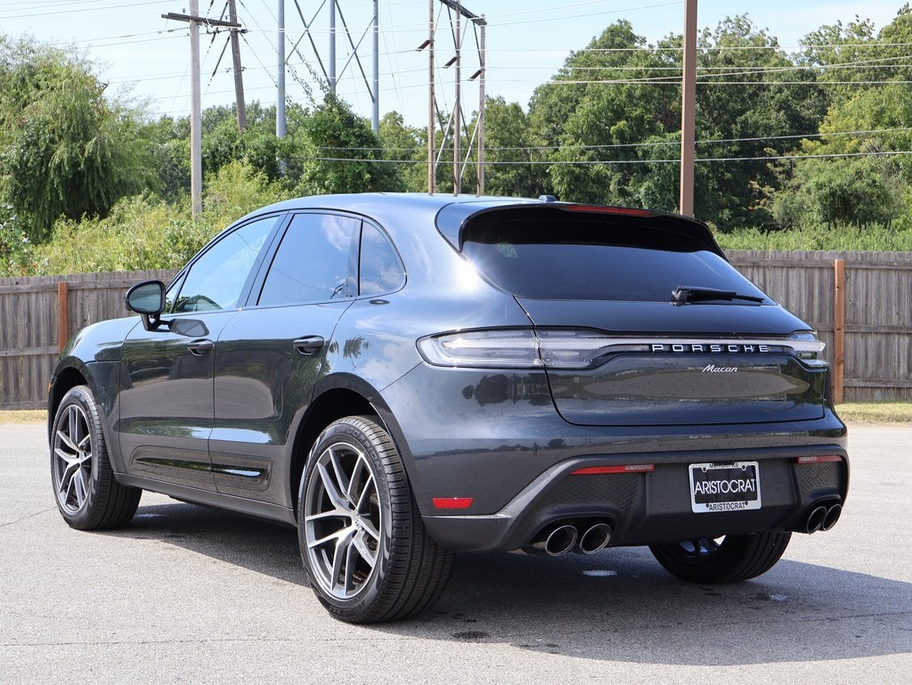 2025 Porsche Macan T photo 3