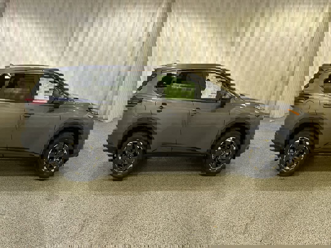 2026 Nissan Rogue SV photo 3