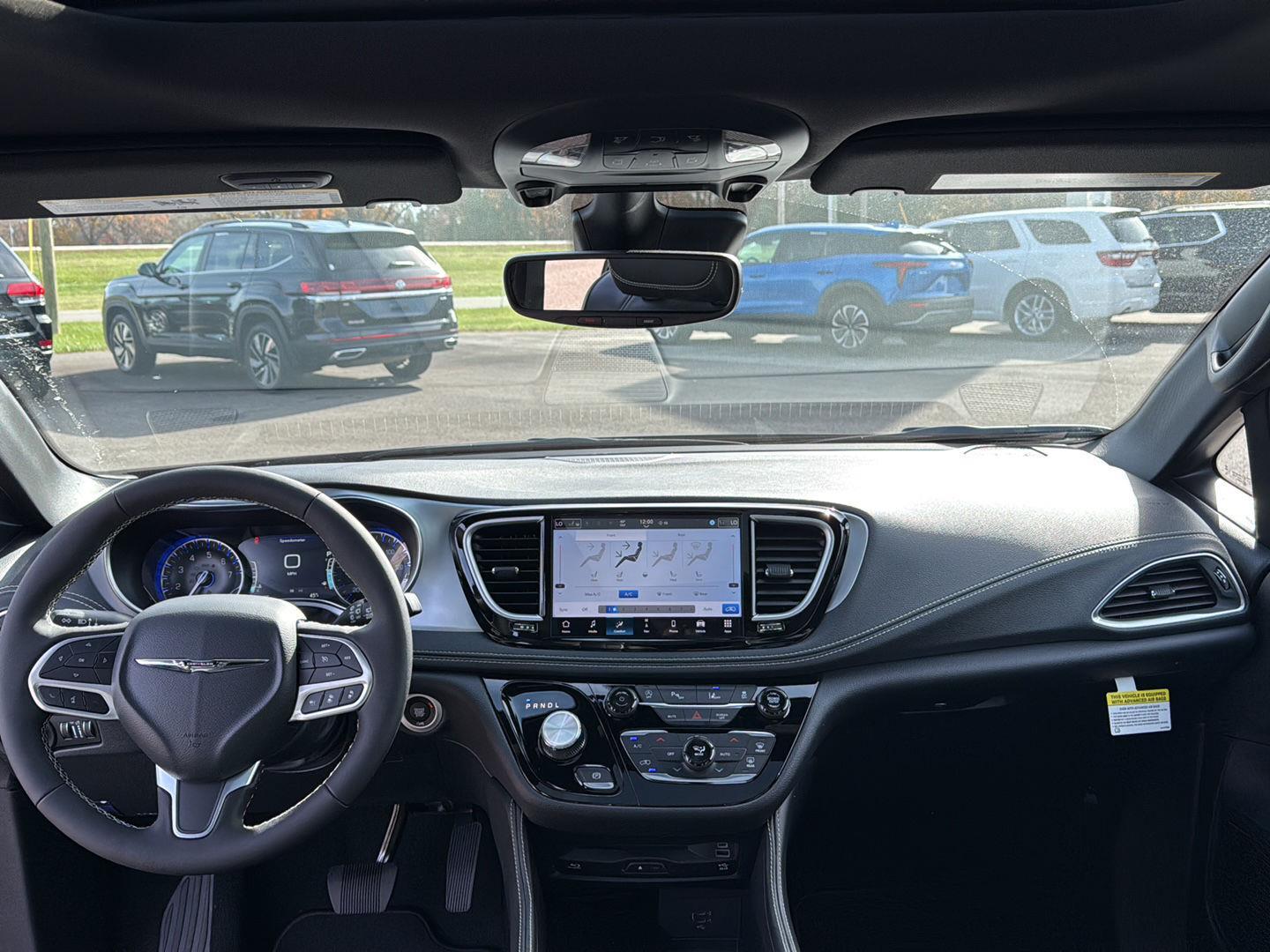 2026 Chrysler Pacifica Limited photo 4