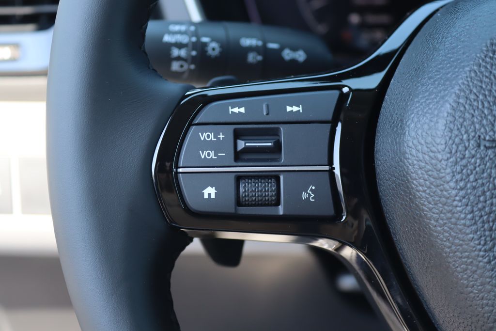2025 Honda Pilot Touring photo 30