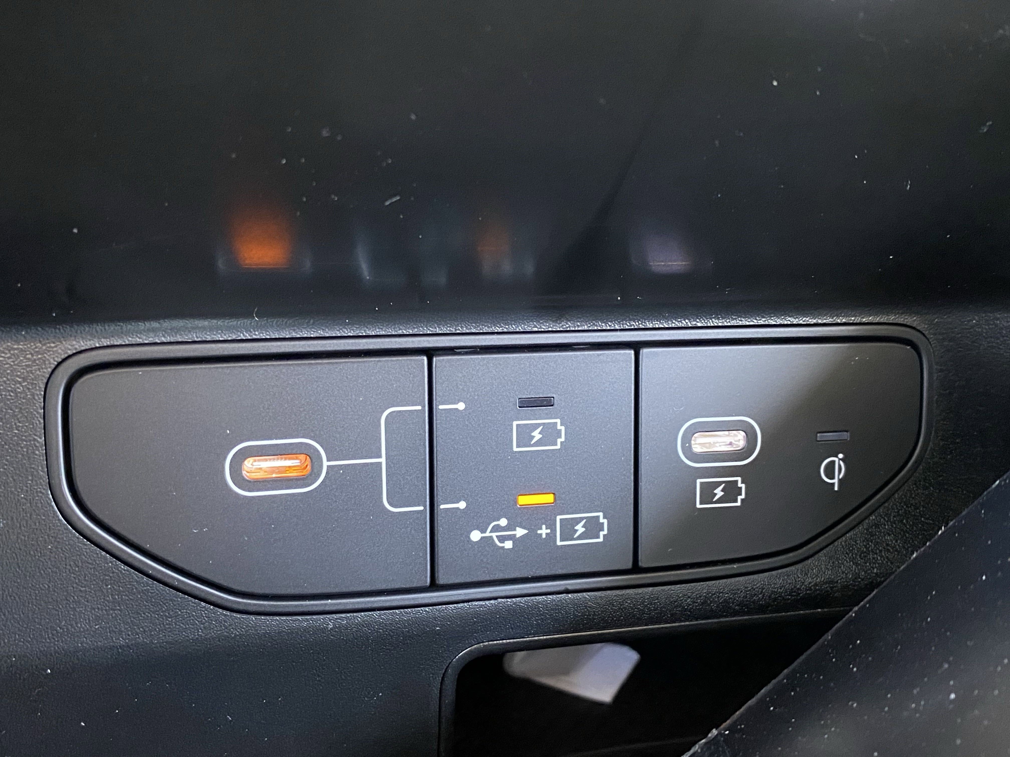 2025 Kia Sorento S photo 17