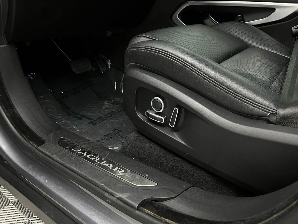 2022 Jaguar F-PACE P250 S photo 37