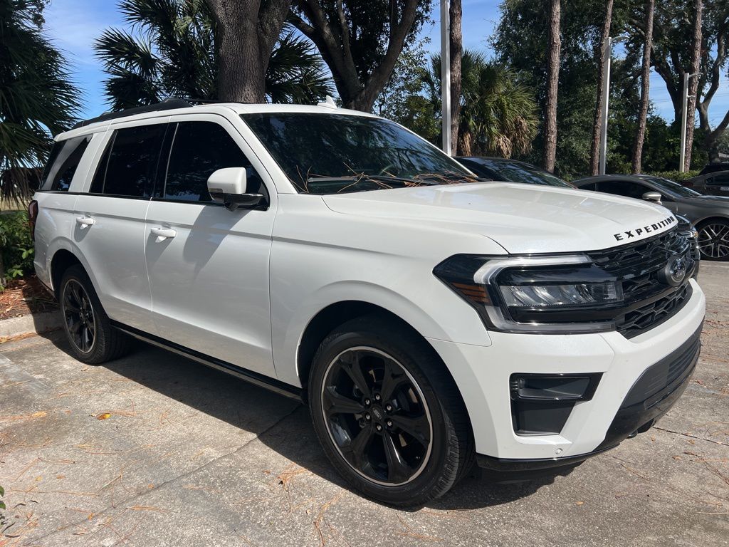 2023 Ford Expedition Limited photo 3