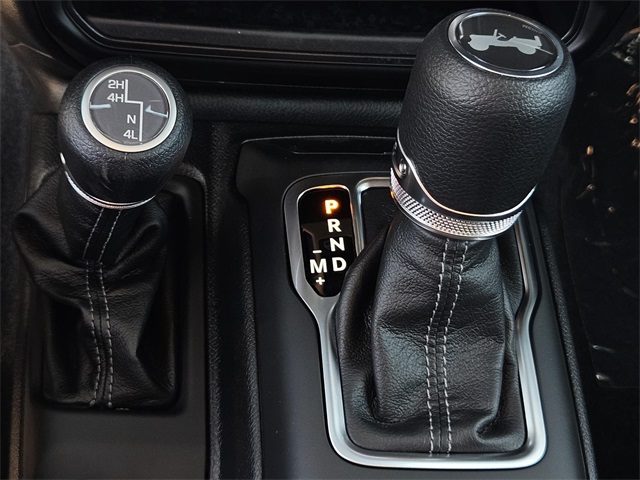 2025 Jeep Wrangler Sahara photo 19