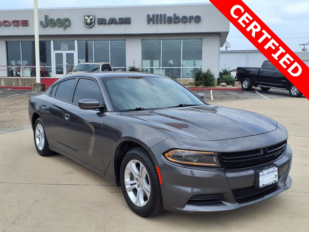 Used 2022 Gray Dodge SXT image 1