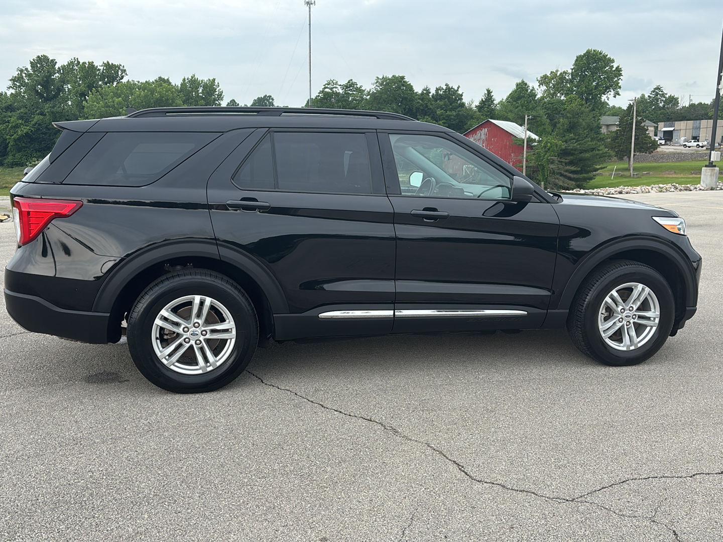 2023 Ford Explorer XLT photo 4