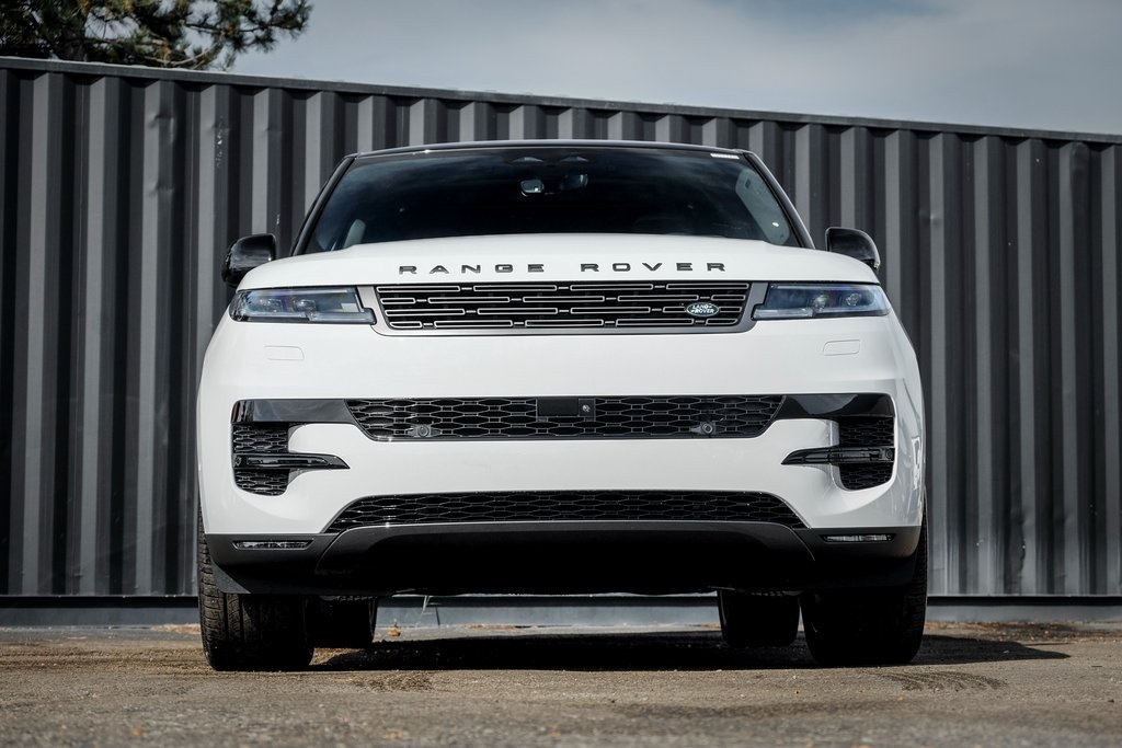 2025 Land Rover Range Rover Sport SE photo 4